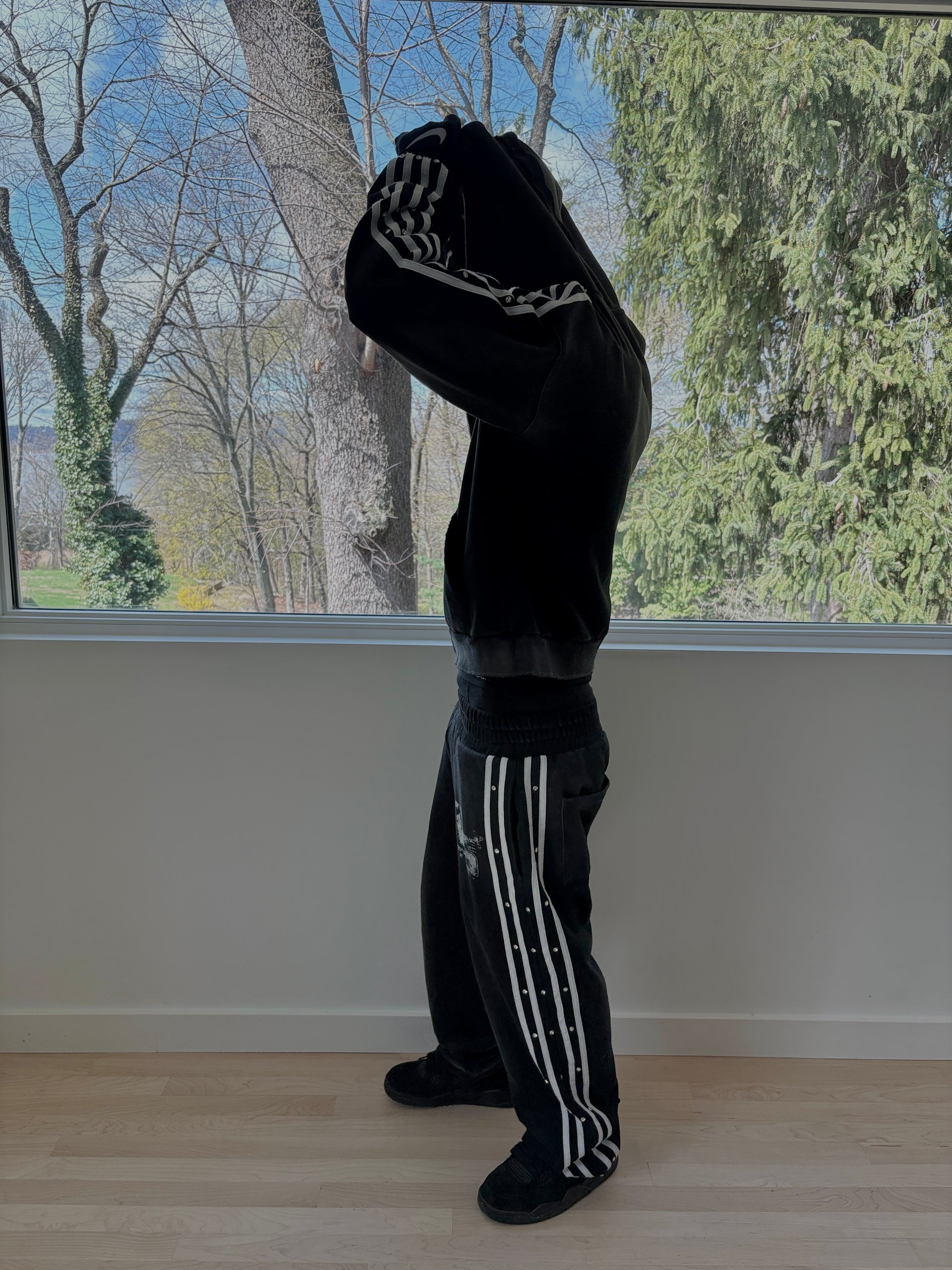 Gemstone Sweats Black