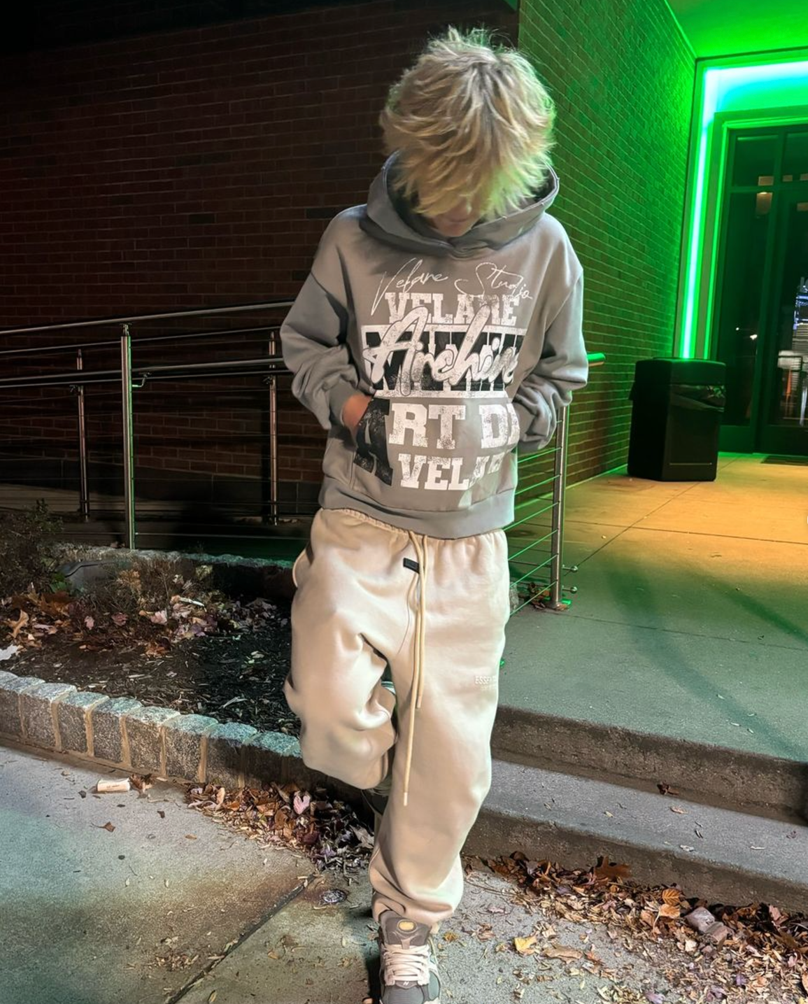 ART HOODIE (grey)